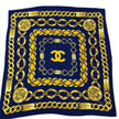 Chanel Foulard in Seta Blu Navy con Motivo Catena Dorata 87x83