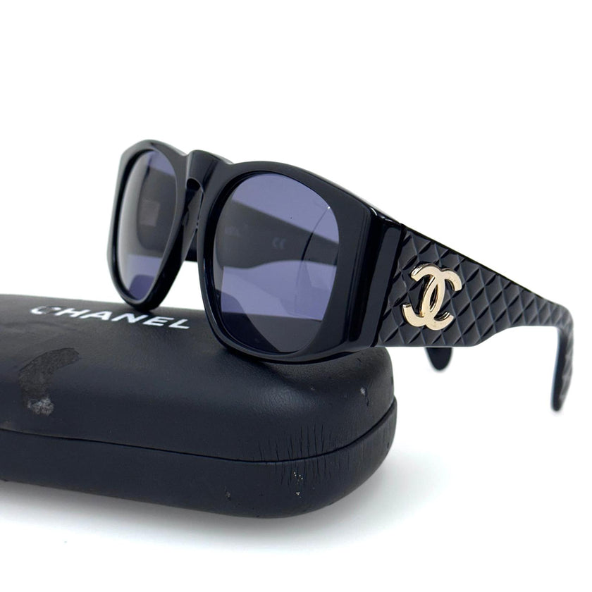 Chanel Occhiali da Sole CC Quilted Nero