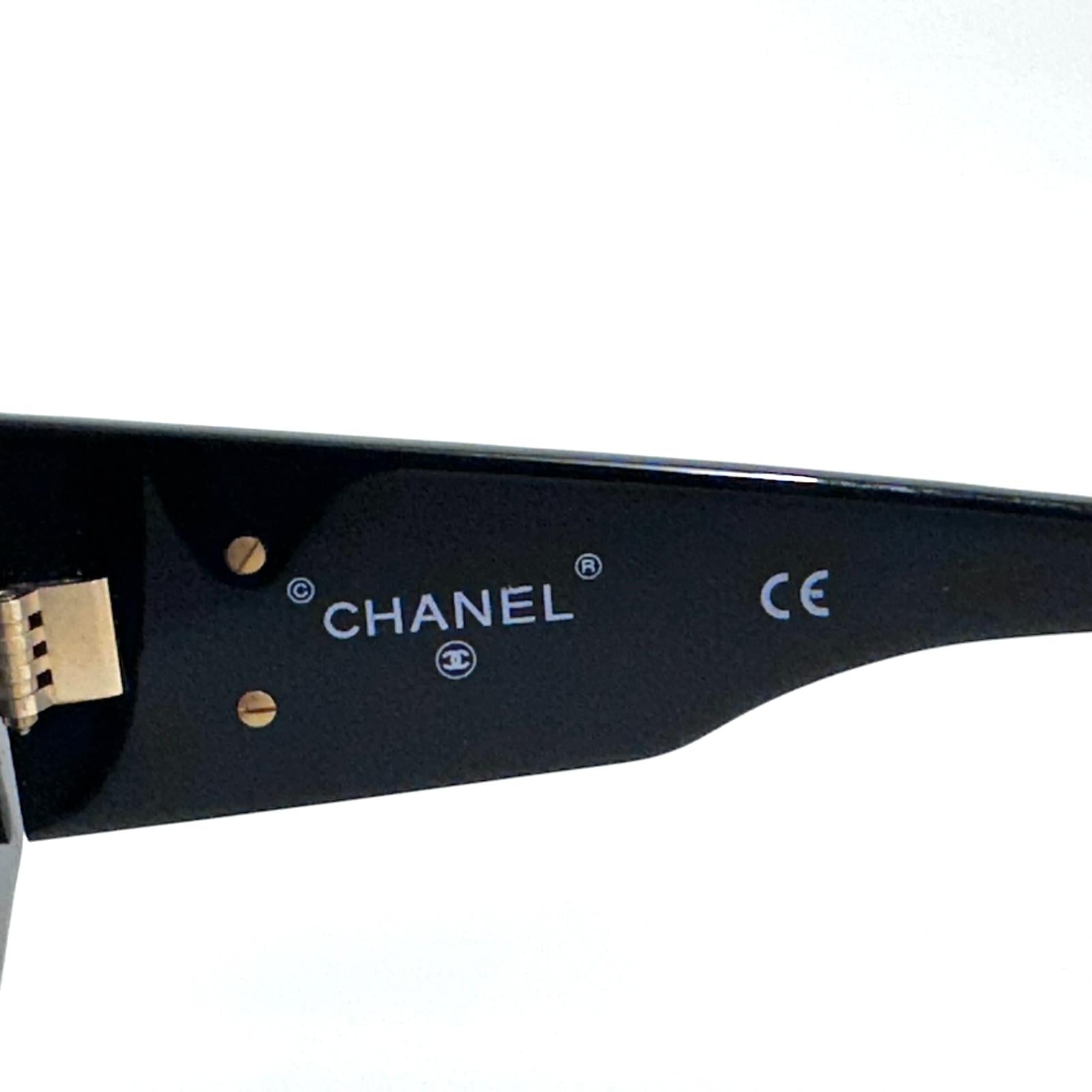 Chanel Occhiali da Sole CC Quilted Nero