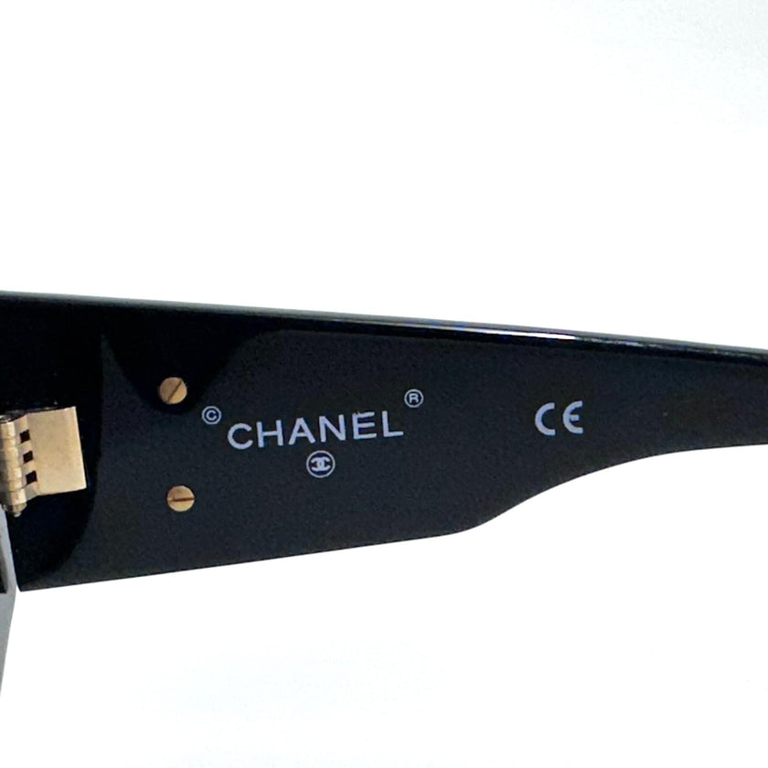Chanel Occhiali da Sole CC Quilted Nero