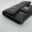 Chanel Porta Carte in Pelle Trapuntata Nera con Logo Dorato