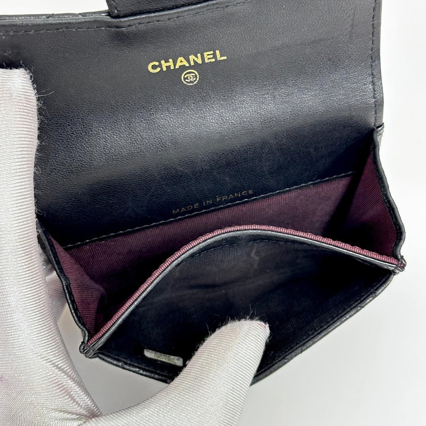 Chanel Porta Carte in Pelle Trapuntata Nera con Logo Dorato