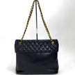 Chanel Shopper Oversize in Pelle Liscia e Trapuntata con Catena Dorata