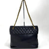 Chanel Shopper Oversize in Pelle Liscia e Trapuntata con Catena Dorata