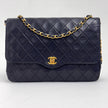 Chanel Timeless vintage Borsa a spalla matelassé in pelle nera
