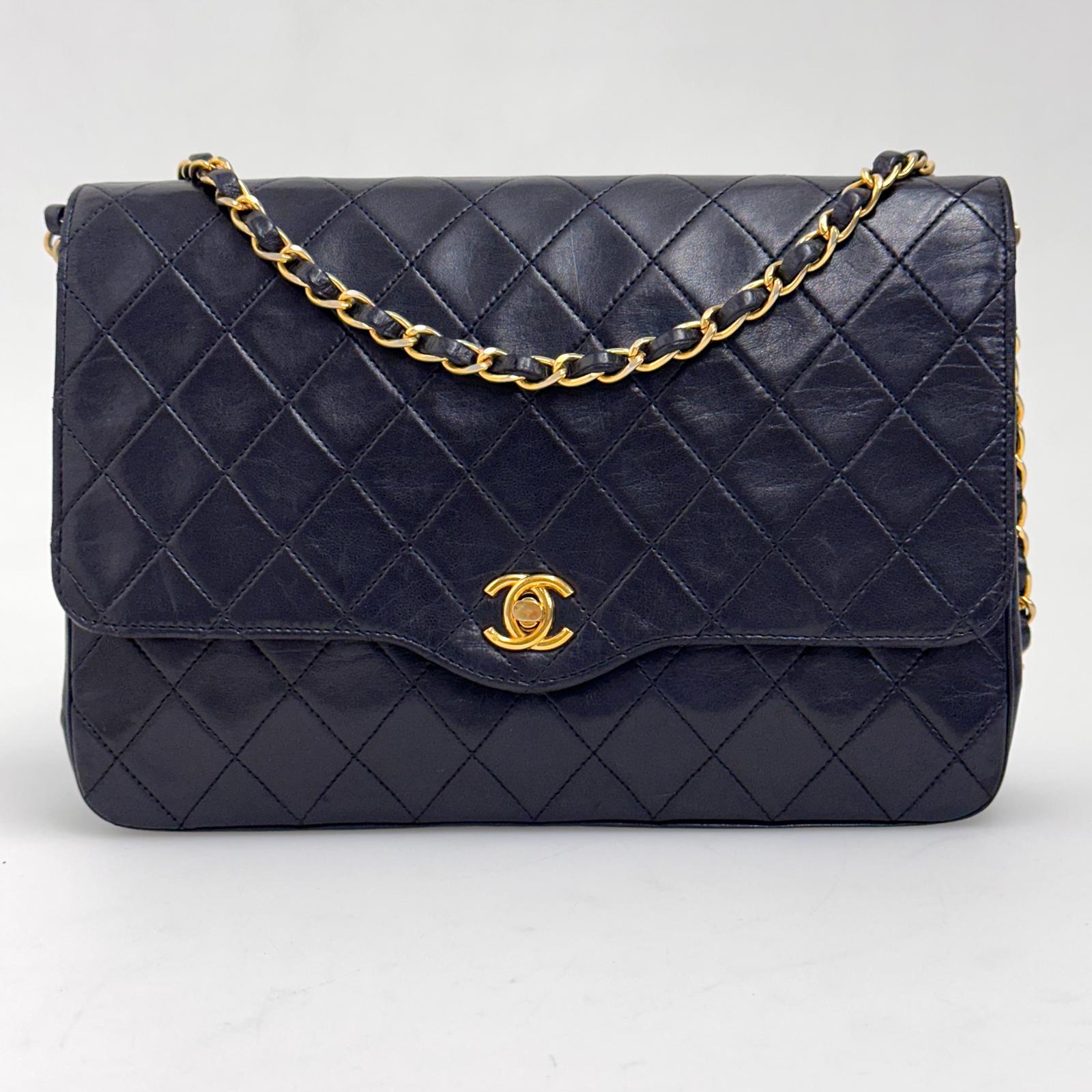 Chanel Timeless vintage Borsa a spalla matelassé in pelle nera