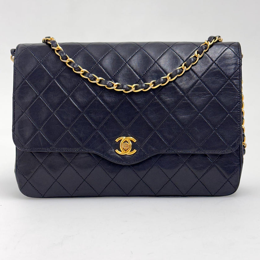 Chanel Timeless vintage Borsa a spalla matelassé in pelle nera