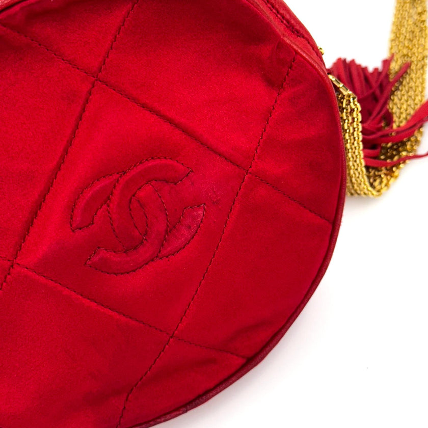 Chanel Vintage Round Tassel Borsa in Raso Rosso Trapuntato con Catena Oro e Strass