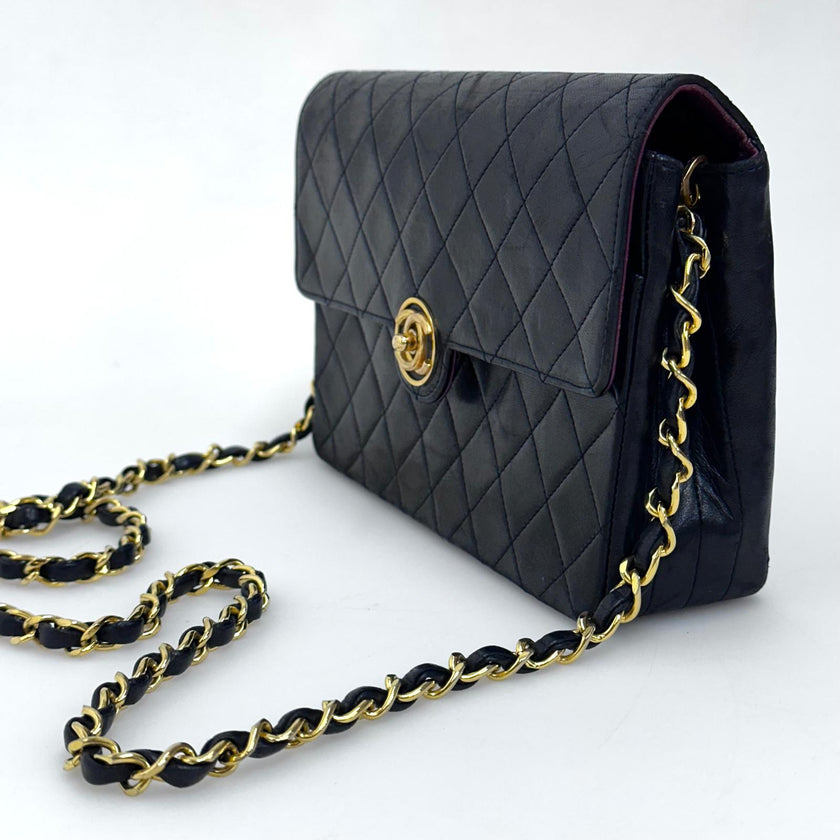 Chanel Vintage Single Flap in Pelle Nera con Hardware Dorato