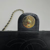 Chanel Borsa Classic Flap singola in pelle nera con catena