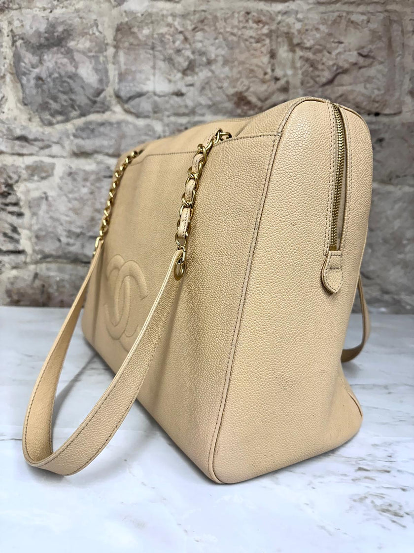 Chanel Maxi Borsa a Spalla Anni ’90 in Pelle Caviar Beige