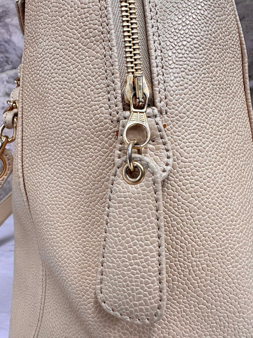 Chanel Maxi Borsa a Spalla Anni ’90 in Pelle Caviar Beige