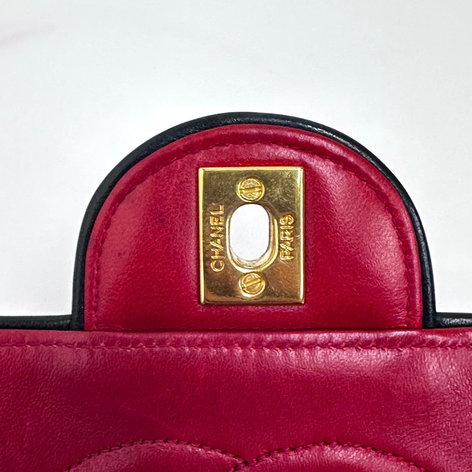 Chanel borsa Classic Flap 25 cm in pelle di agnello rossa anni ’90