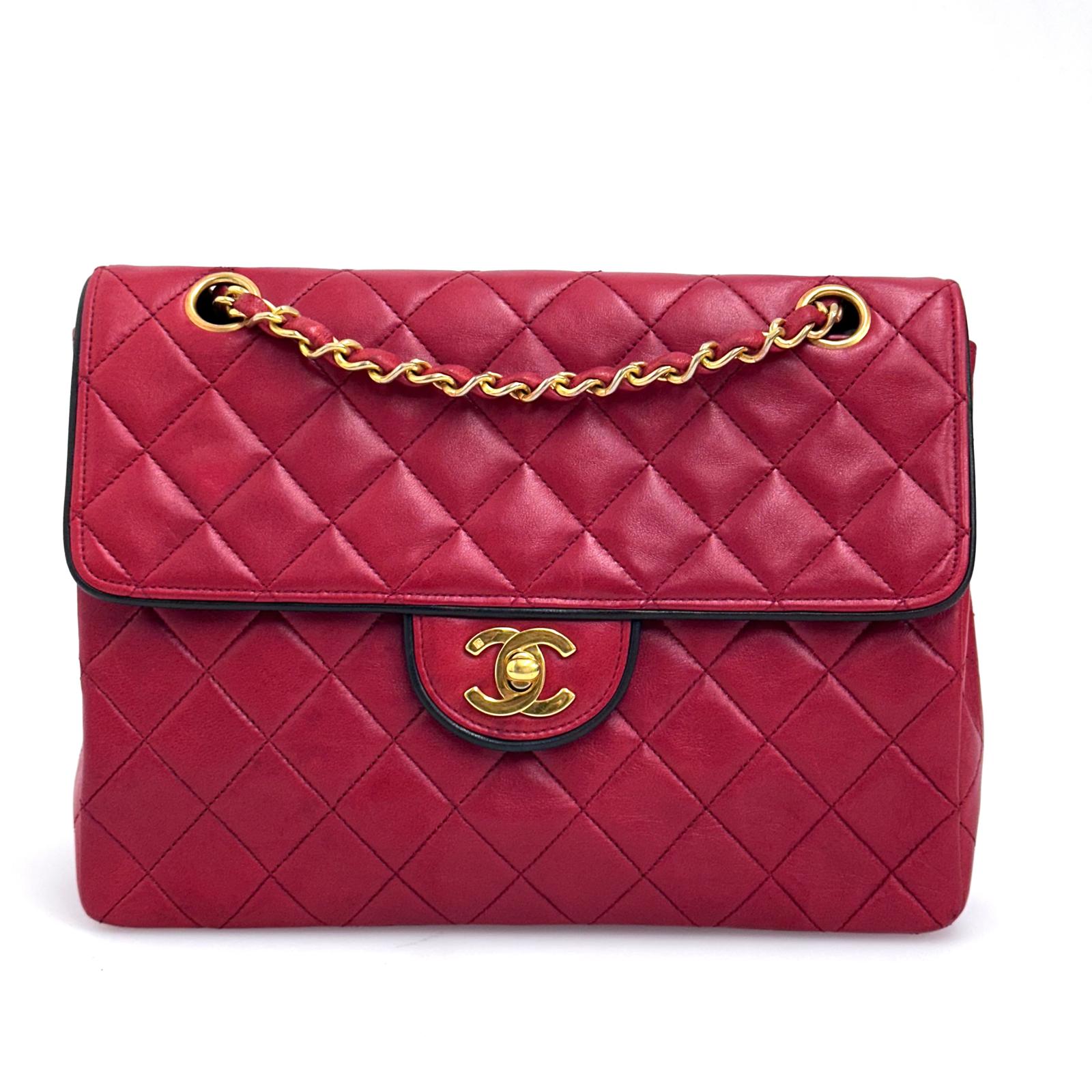 Chanel borsa Classic Flap 25 cm in pelle di agnello rossa anni ’90