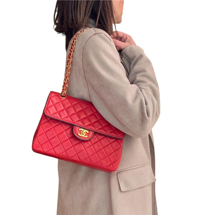 Chanel borsa Classic Flap 25 cm in pelle di agnello rossa anni ’90