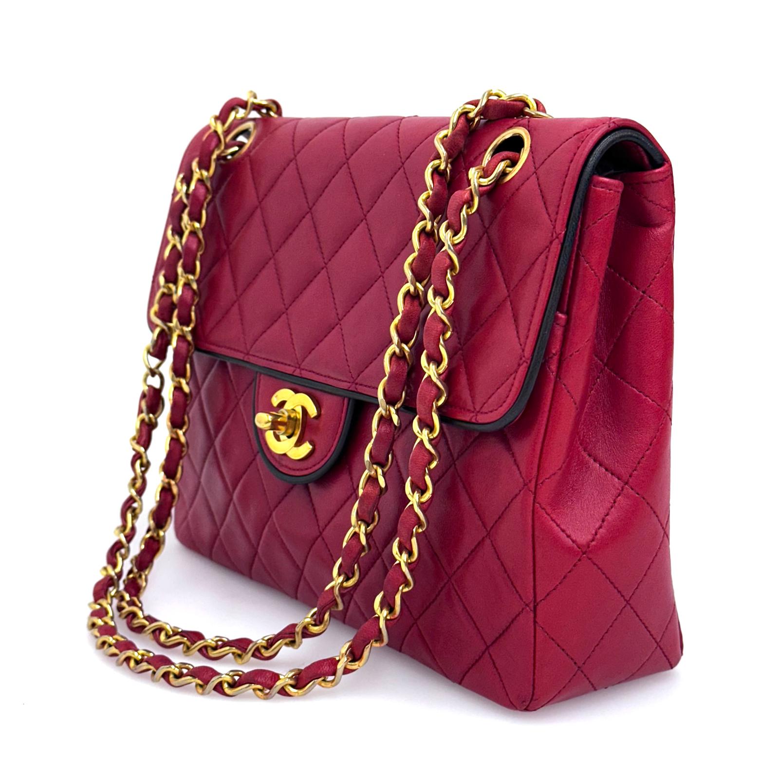 Chanel borsa Classic Flap 25 cm in pelle di agnello rossa anni ’90