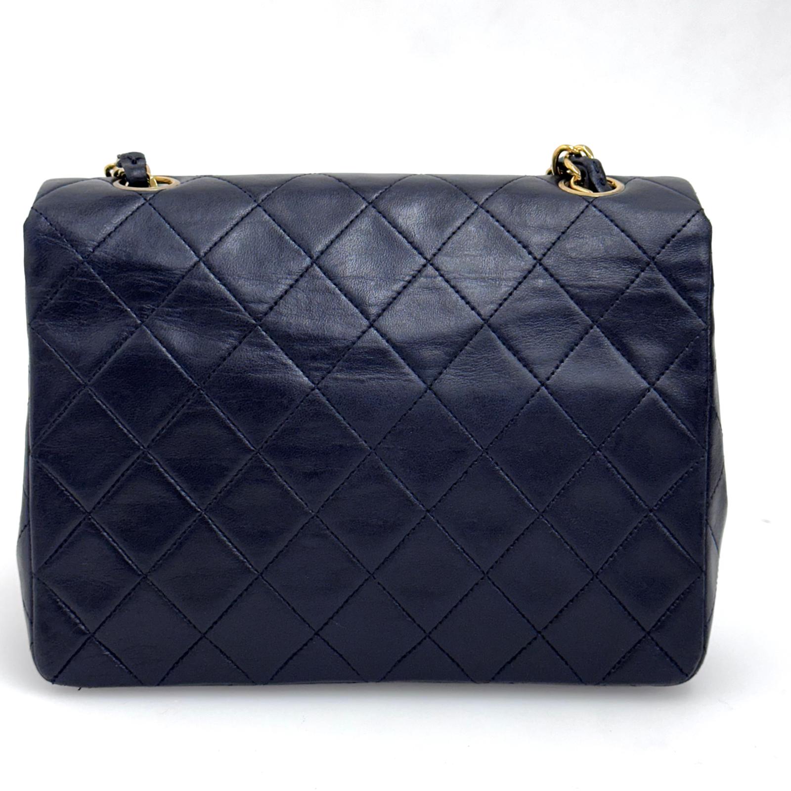 Chanel borsa Classic Flap Mini 20 cm in pelle di agnello blu 1991–1994