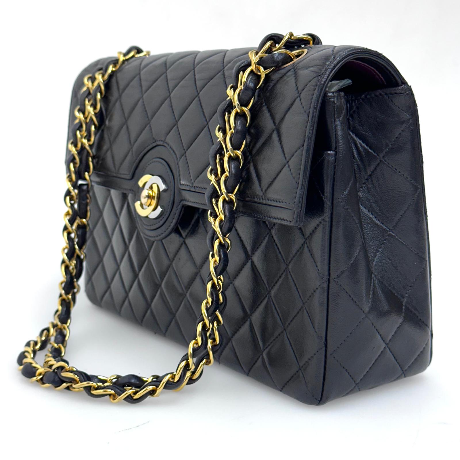 Chanel borsa Classic Single Flap 25 Paris limited in pelle di agnello nera