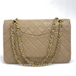 Chanel borsa vintage a spalla Classic Flap 25 cm in pelle di agnello beige