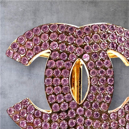 Chanel ferma foulard in metallo dorato con pavé di cristalli rosa anno 2002