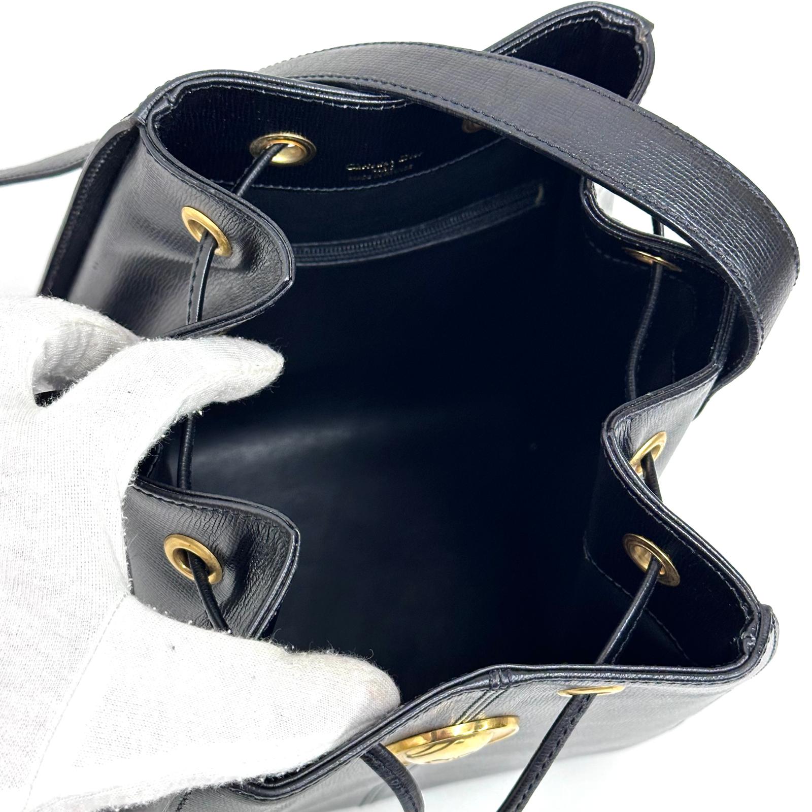 Christian Dior Borsa Secchiello Médaillon Vintage in Pelle Nera