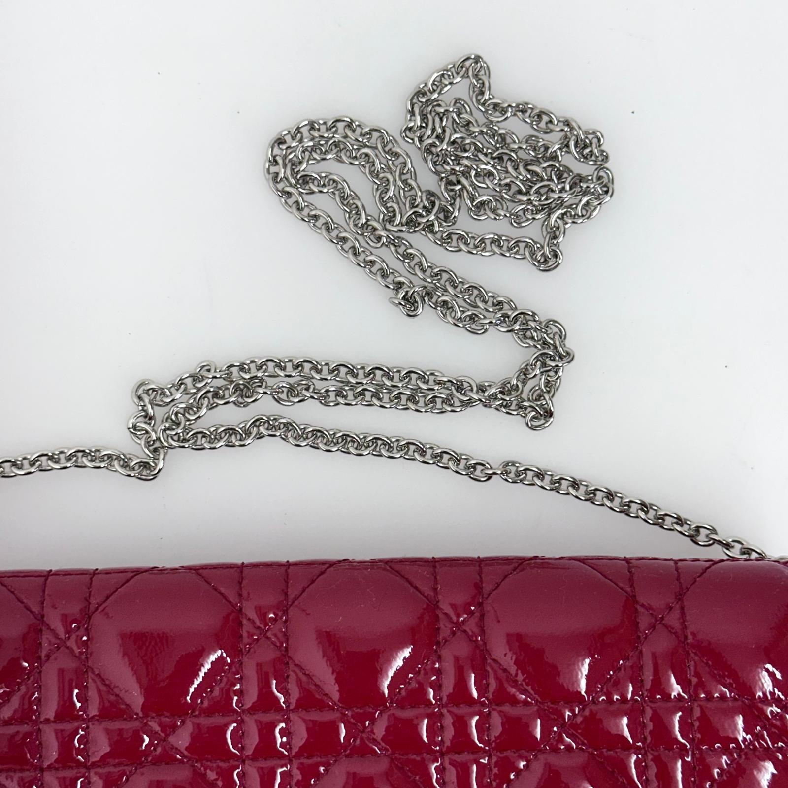 Christian Dior Pochette con catena Lady Dior Cannage vernice rossa