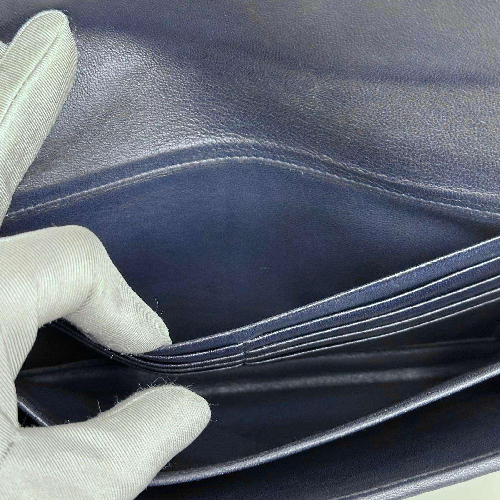 Clutch Miu Miu in pelle blu Matelassé con pochette removibili