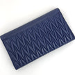Clutch Miu Miu in pelle blu Matelassé con pochette removibili
