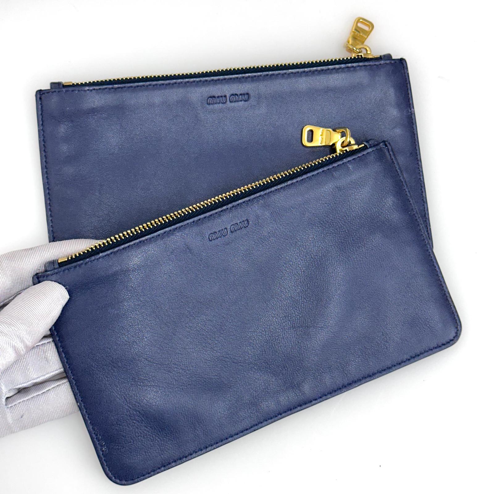 Clutch Miu Miu in pelle blu Matelassé con pochette removibili