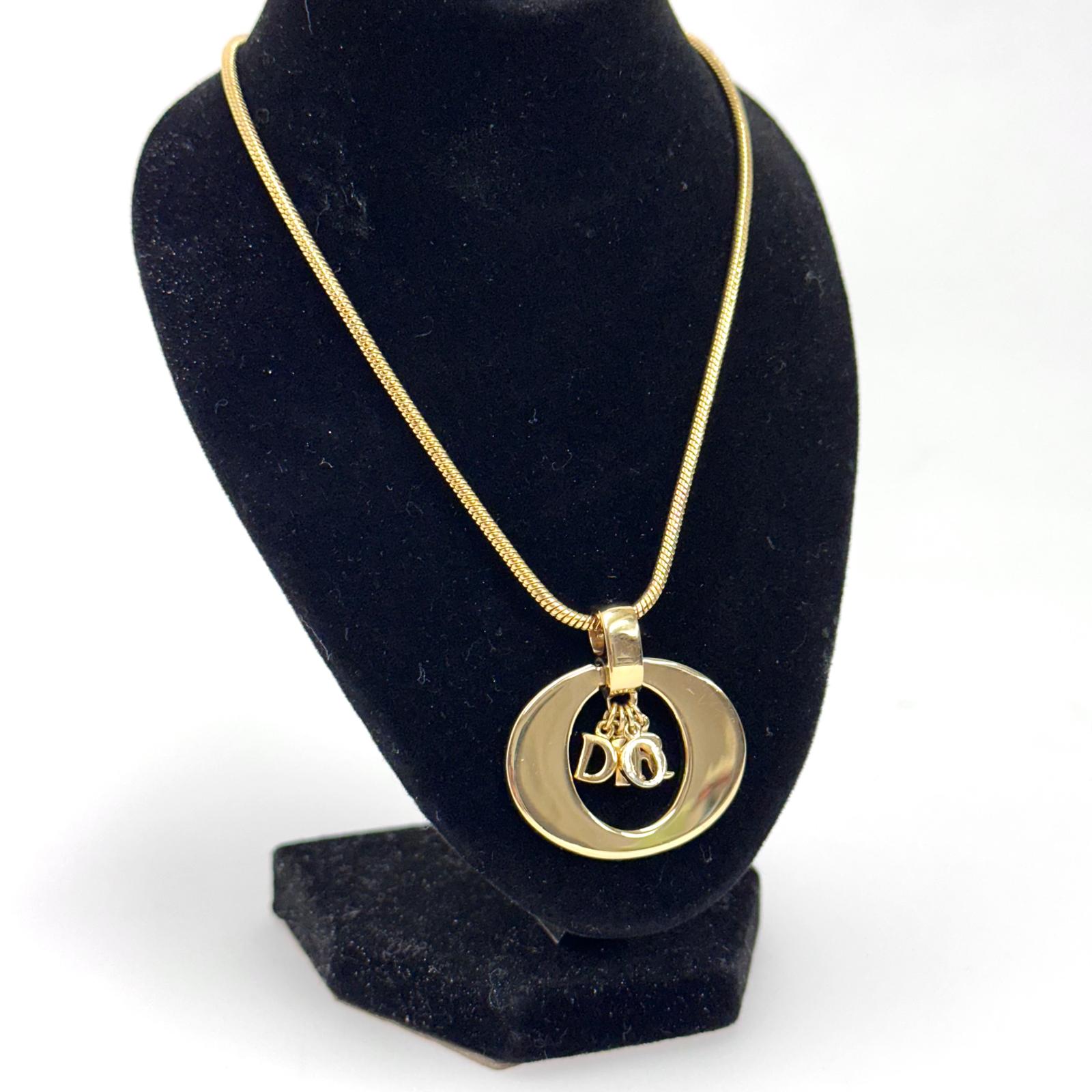 Collana Lady Dior dorata con pendente logo