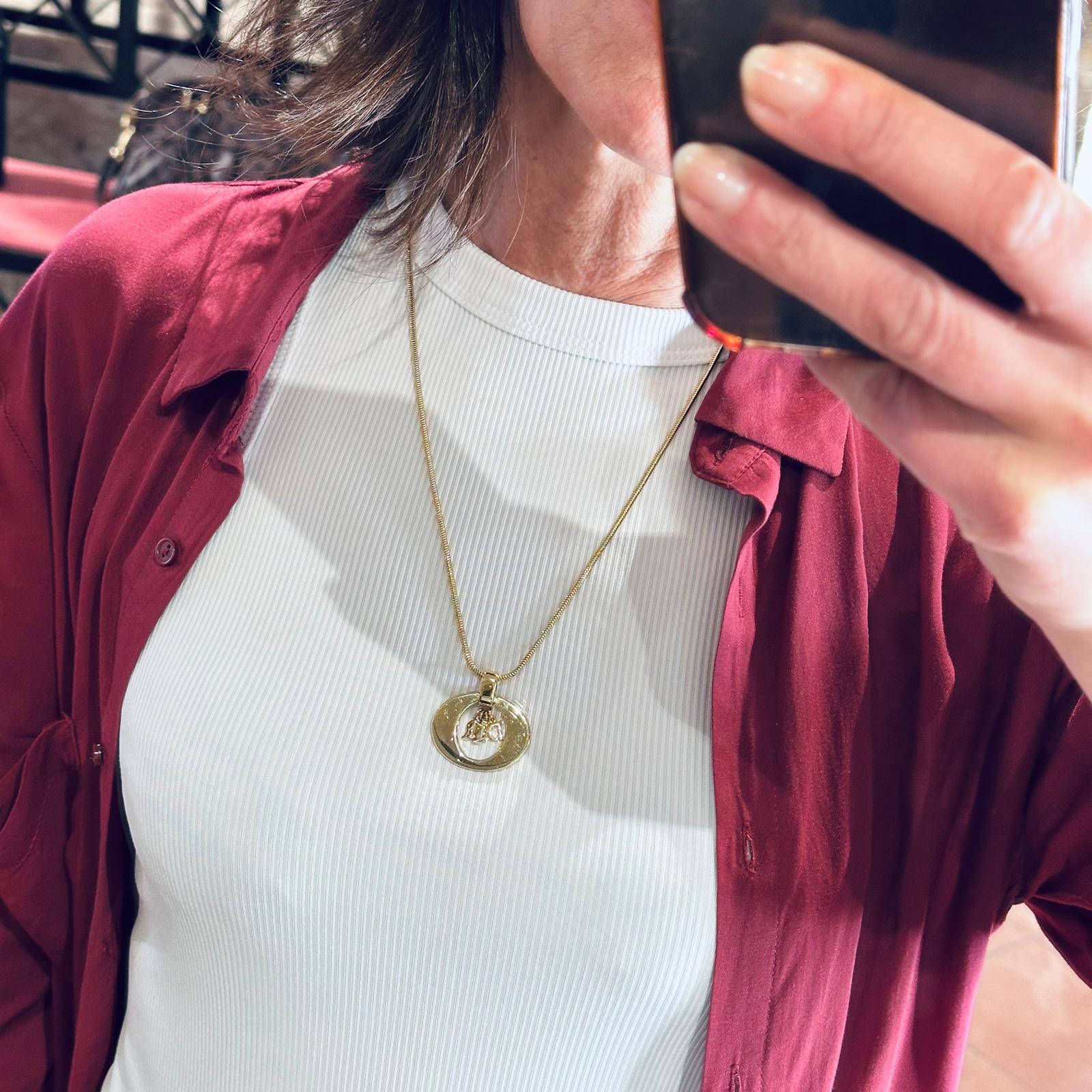 Collana Lady Dior dorata con pendente logo