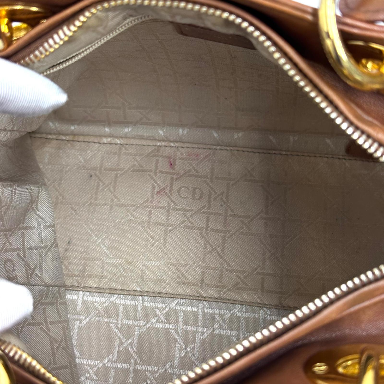 Dior Borsa a mano Lady Dior Media in pelle biscotto