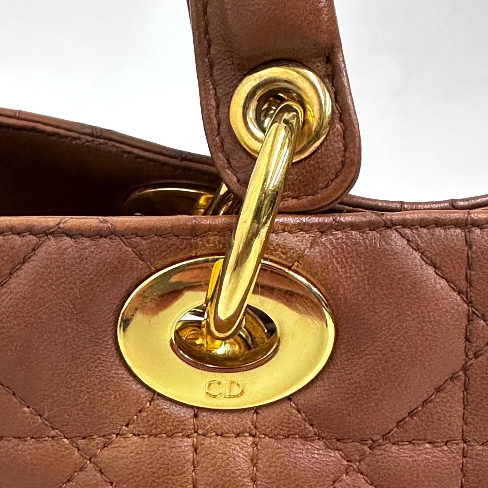 Dior Borsa a mano Lady Dior Media in pelle biscotto