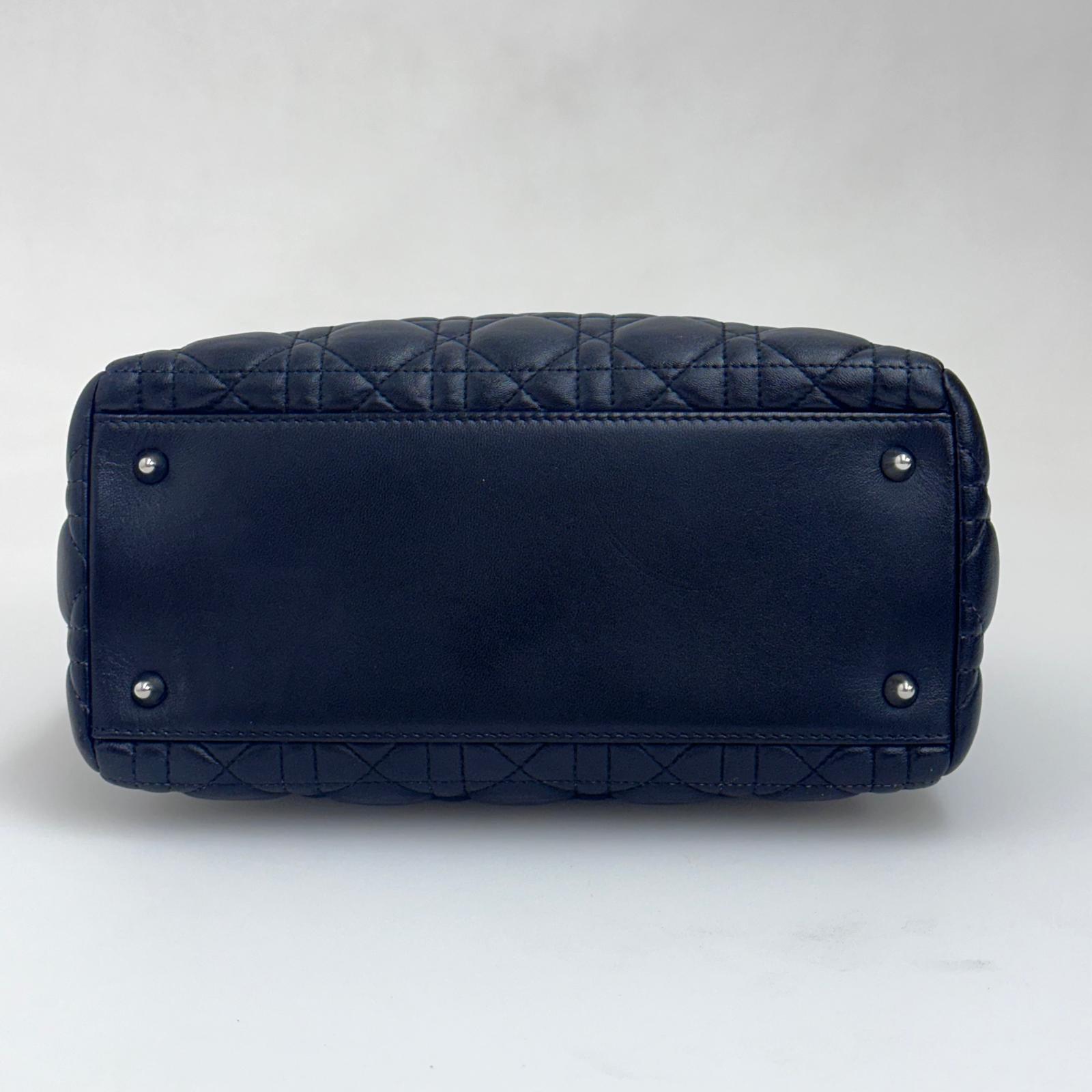 Dior Borsa a mano e tracolla Lady Dior Medium in pelle nera cannage