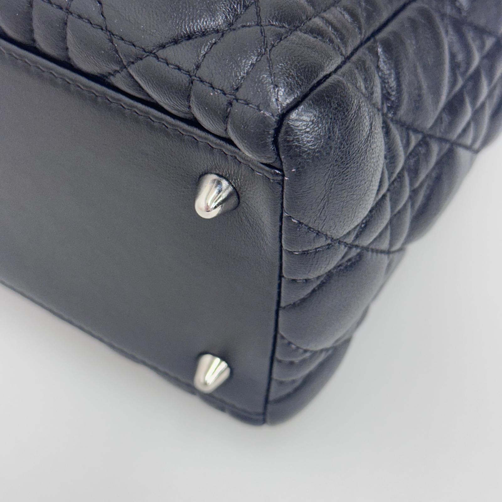 Dior Borsa a mano e tracolla Lady Dior Medium in pelle nera cannage