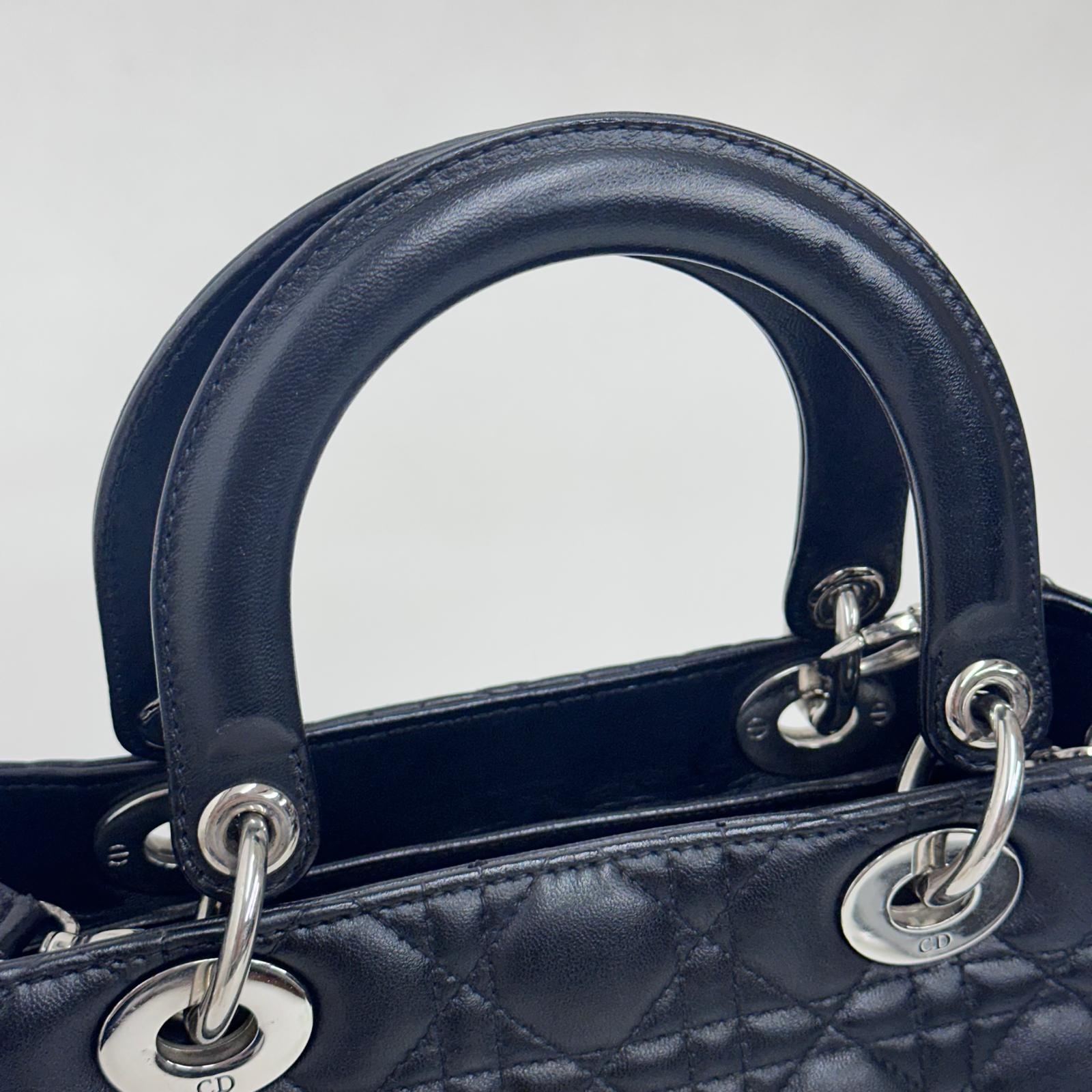 Dior Borsa a mano e tracolla Lady Dior Medium in pelle nera cannage