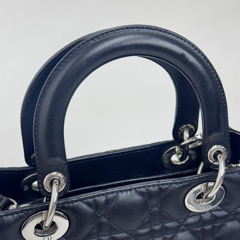 Dior Borsa a mano e tracolla Lady Dior Medium in pelle nera cannage