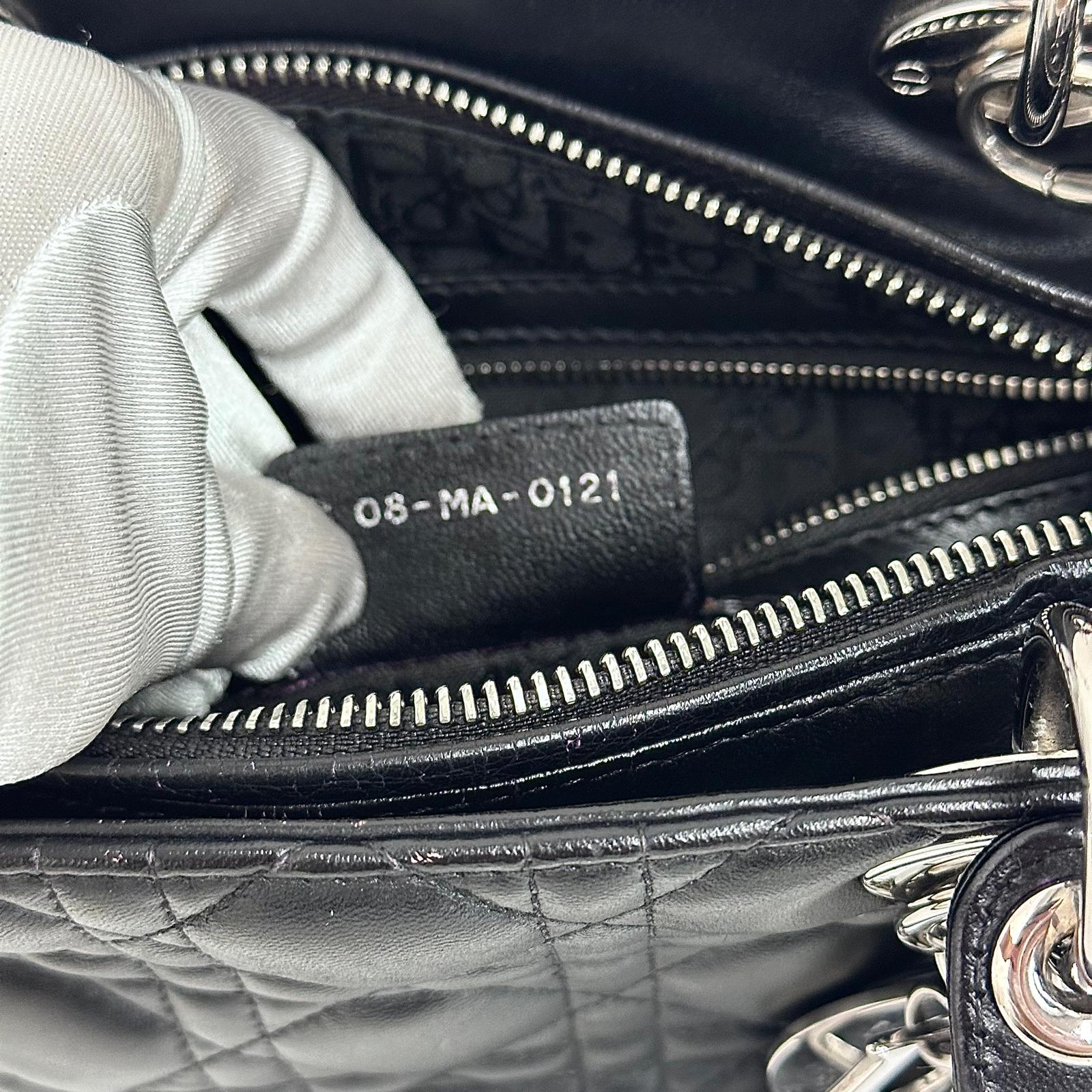 Dior Borsa a mano e tracolla Lady Dior Medium in pelle nera cannage