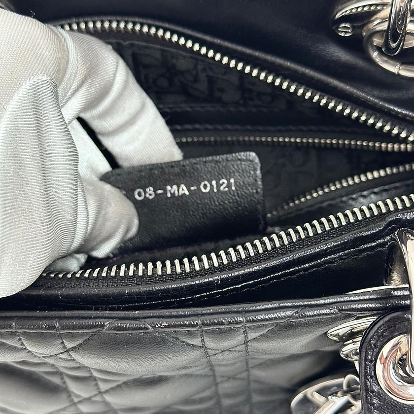Dior Borsa a mano e tracolla Lady Dior Medium in pelle nera cannage