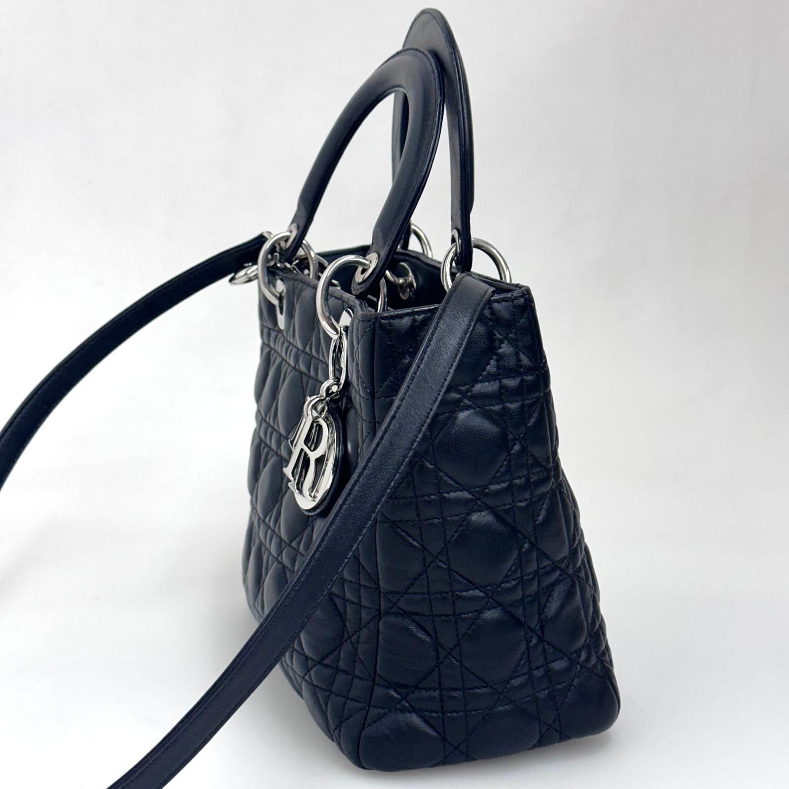 Dior Borsa a mano e tracolla Lady Dior Medium in pelle nera cannage