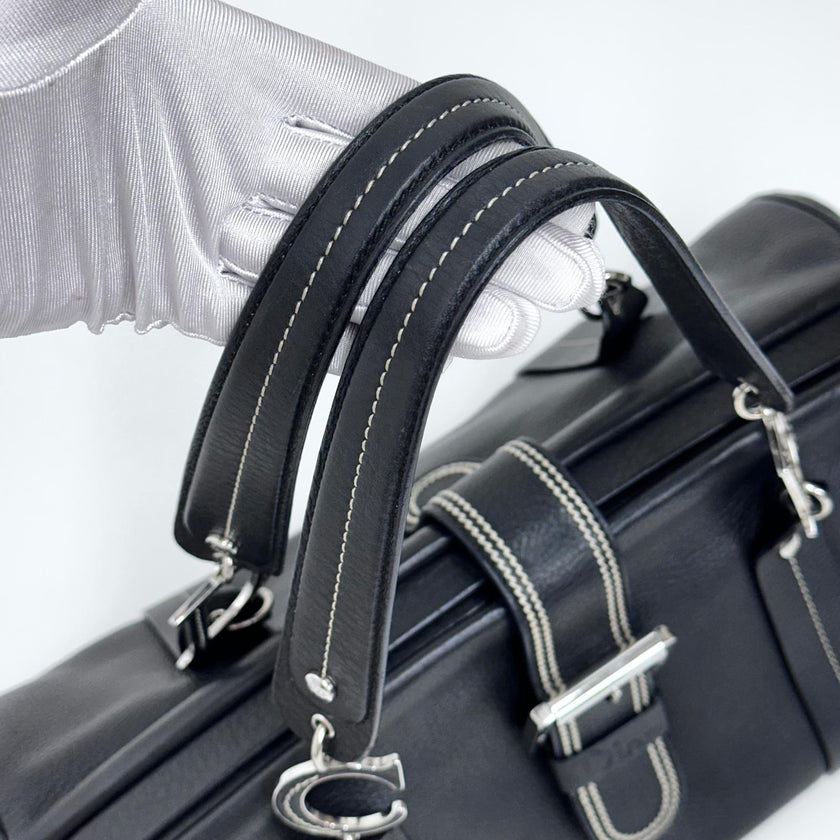 Dior Gaucho Bowling Bag in pelle nera con fibbia e charm CD