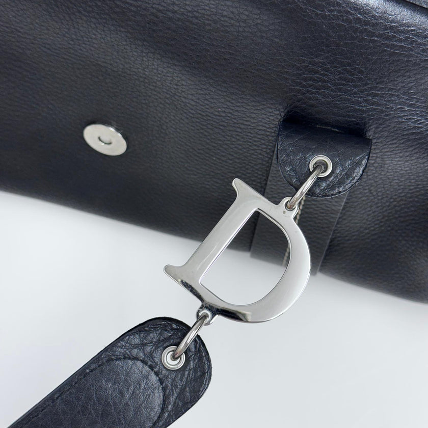 Dior Gaucho Bowling Bag in pelle nera con fibbia e charm CD