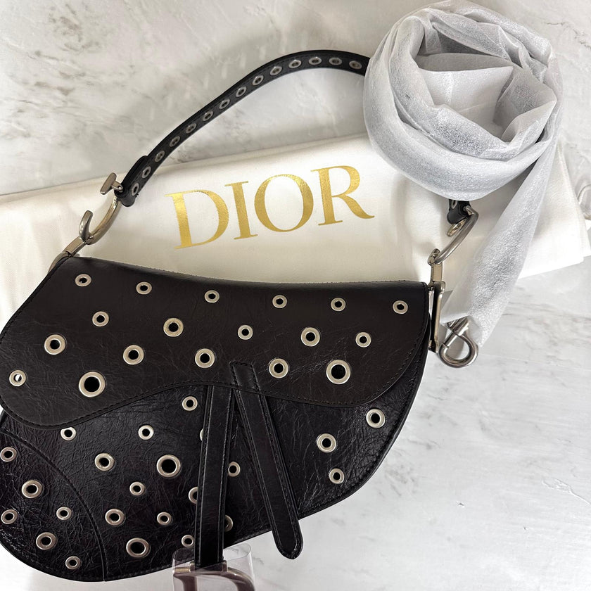 Dior Borsa Saddle Grommet in Pelle Nera con Borchie