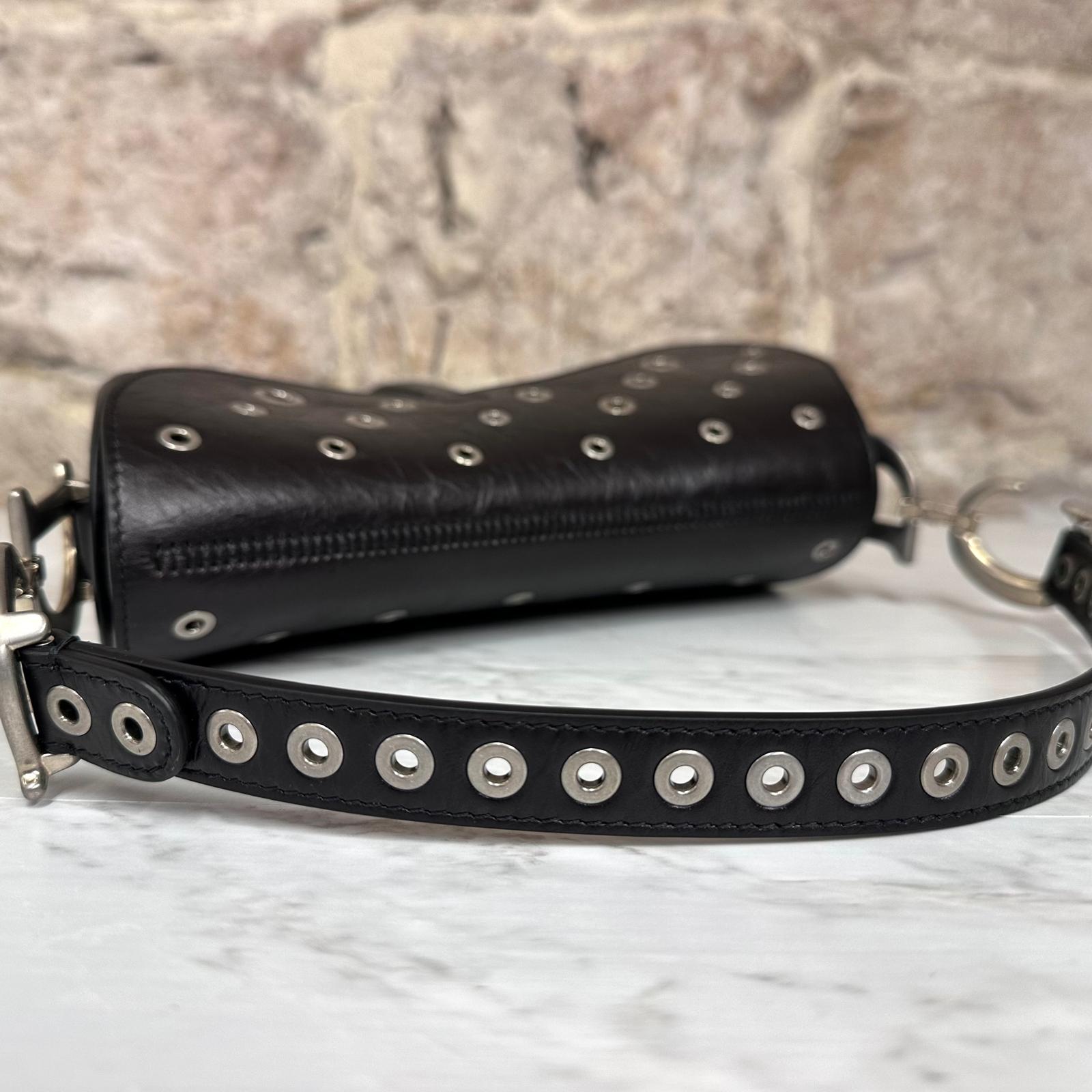 Dior Borsa Saddle Grommet in Pelle Nera con Borchie