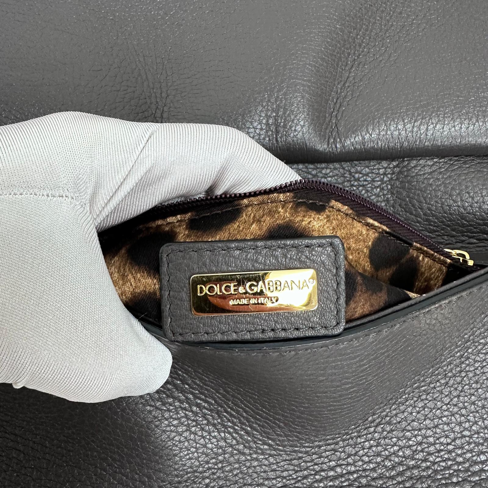 Dolce & Gabbana Sicily Borsa Baguette in pelle martellata visone con catena oro