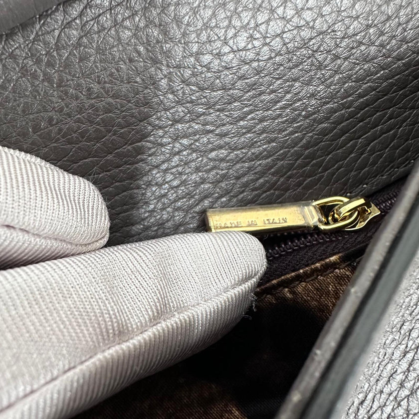 Dolce & Gabbana Sicily Borsa Baguette in pelle martellata visone con catena oro