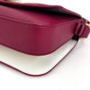 Fendi Baguette in pelle rosso amarena con chiusura FF in madreperla e metallo dorato