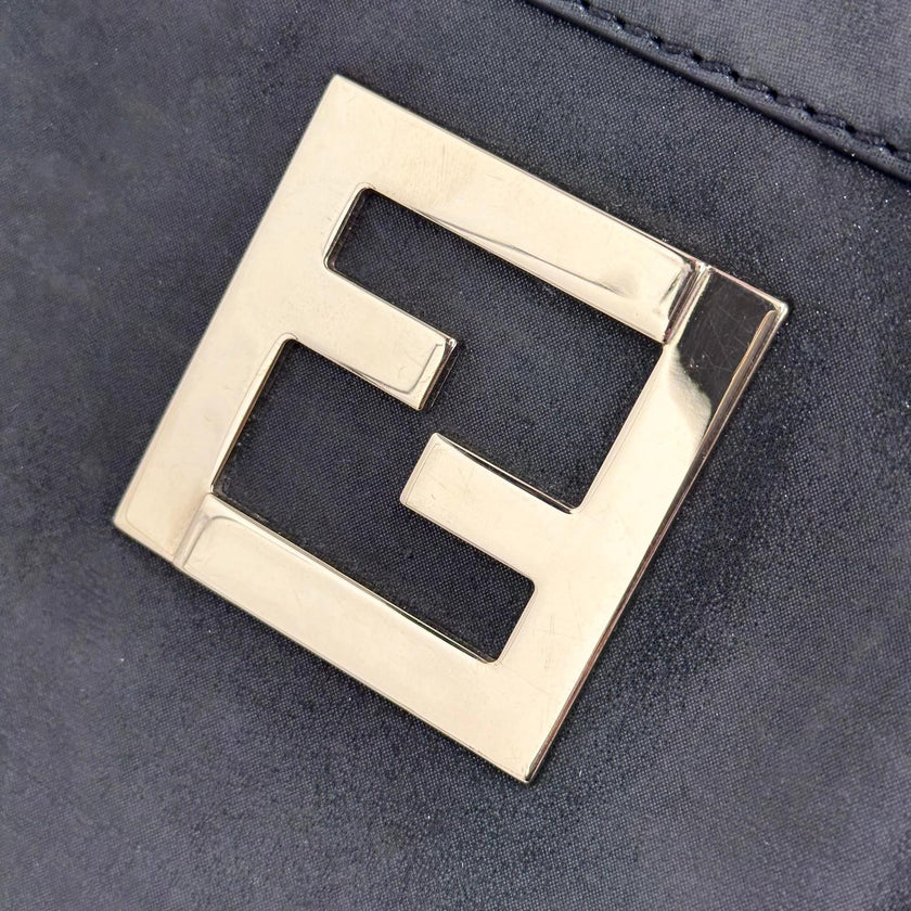 Fendi Borsa Mia Vintage in Nubuck Nero con finiture argento