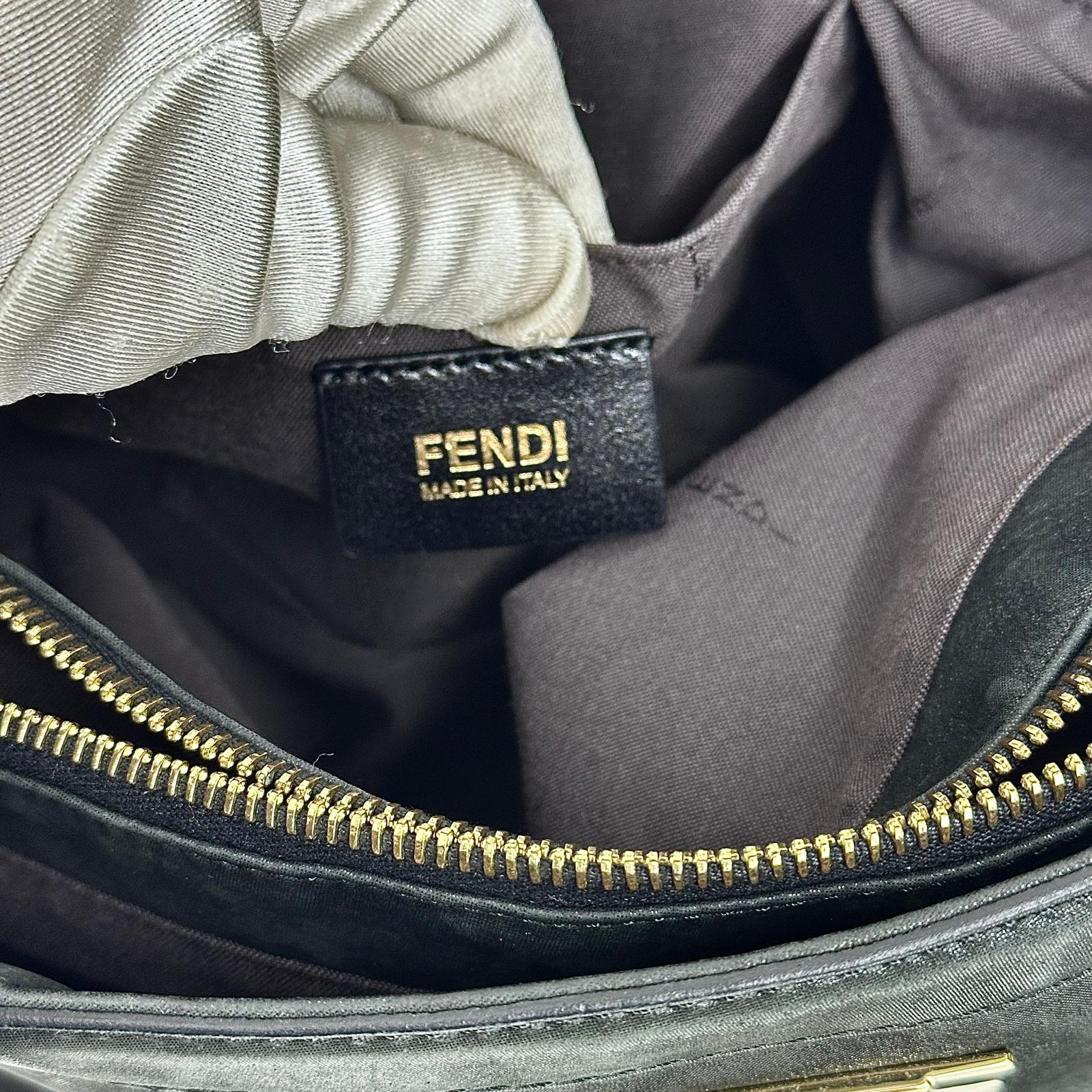 Fendi Borsa Mia Vintage in Nubuck Nero con finiture argento