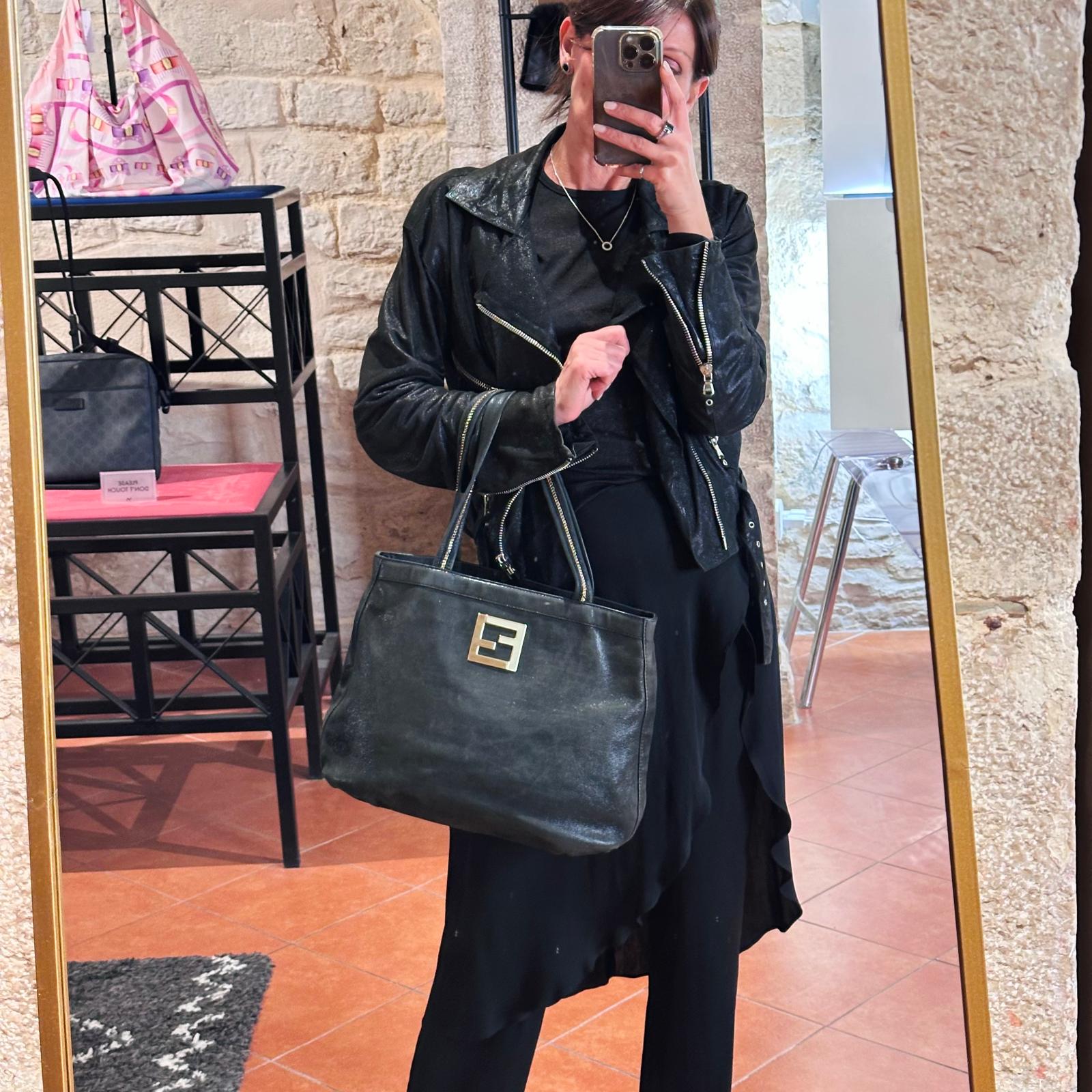 Fendi Borsa Mia Vintage in Nubuck Nero con finiture argento